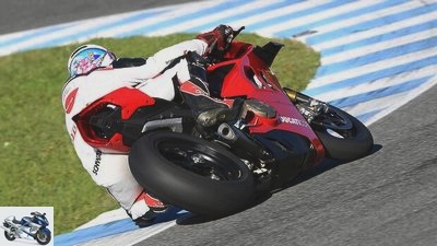 Ducati V4 R (2019) in the driving report