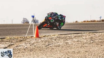 Elbow-down world record: 160 km-h fast, 30 meters wide