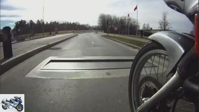 Electronic potholes against speeders