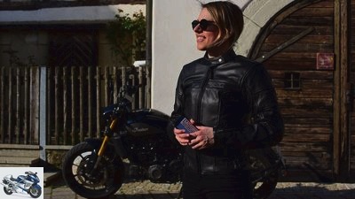 Eleveit Strade: motorcycle leather jacket for women in a practical test