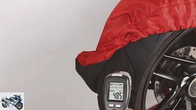 Eleven motorcycle tire warmers in a comparison test