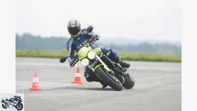 Extreme lean angles in motorcycle racing