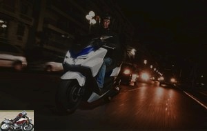 Honda Forza 125 night light
