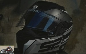 Testing of the Shark Speed-R 2 full-face helmet in its Sauer version