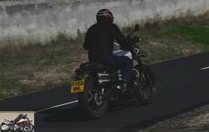 Test of the All One Heritage on the Street Scrambler