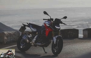 BMW F 900 R review