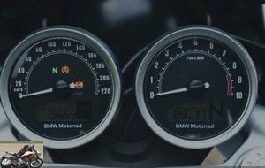 BMW R nineT Racer speedometer