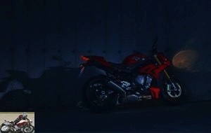 Night driving in a BMW S1000R