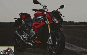 BMW S1000R front view