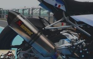 The Akrapovic silencer allows you to gain power