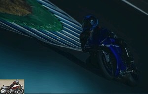 Test of the Yamaha YZF-R1 on the track