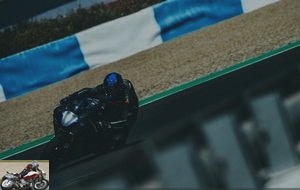 Test of the Yamaha YZF-R1M on the track