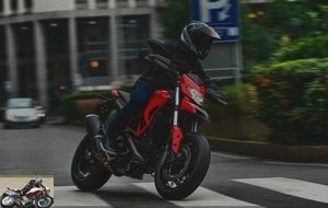 Ducati Hypermotard 939 in town