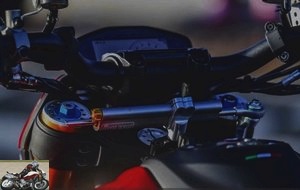 Steering damper of the Ducati Hypermotard 950 SP
