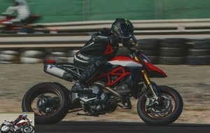 Test of the Ducati Hypermotard 950 SP on the track