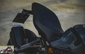 The two-seater saddle of the Monster 1200 S