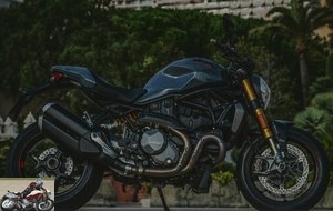 Ducati Monster 1200 S in profile