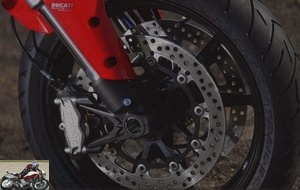 Brembo and Ducati Safety Pack brakes on Multistrada 1200 DVT