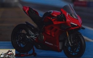Ducati Panigale V4 R review