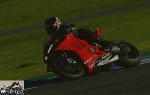 Test of the Ducati Panigale V4 R on the track