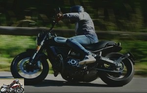 Ducati Scrambler 800 Icon Dark test on small roads