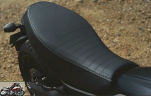 Comfortable seat of the Ducati Scrambler 800 Icon Dark