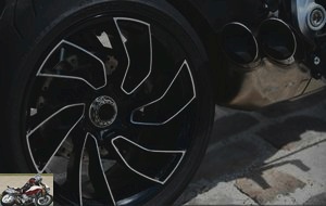 wheel with Pirelli Diablo Rosso II
