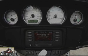 Harley Davidson Street Glide dashboard