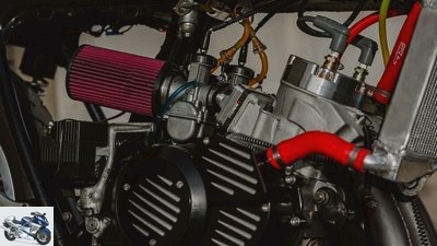 Honda CL 350 custom bike: two-stroke engine with 100 hp