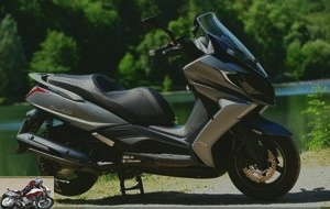 Kymco Downtown 350 side