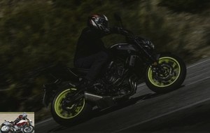 Test of the Vanucci Nubuck with the Yamaha MT-07