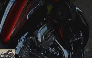 Pregnant and her Harley CVO Street Glide
