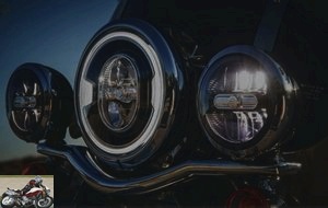 Harley-Davidson Heritage Classic headlights