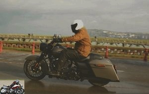 The Harley-Davidson Road King Special in a straight line