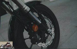 Front brake of the Honda CB 125 R