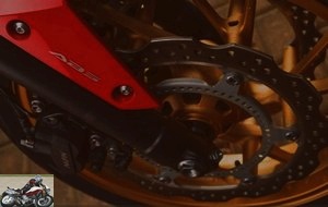 ABS brakes Nissin calipers on Honda CB 650 F