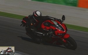 The Fireblade in a fast curve