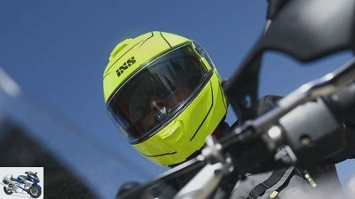Flip-up helmet iXS 460 FG 2.0: With flap and material mix