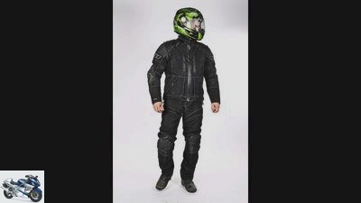 Leather suits versus textile suits in the crash test