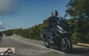 Test of the Yamaha TMax 560 on the fast track