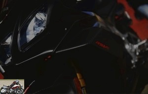 As on MotoGP, the RSV4 is now adorned with winglets