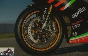 Ohlins suspensions were also used on the RSV4