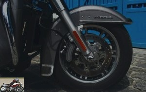 Harley-Davidson Tri Glide Ultra front wheel