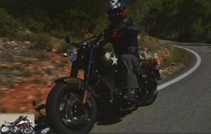 Harley-Davidson Slim S on the road