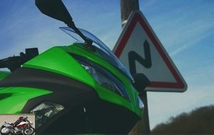 an obvious family resemblance with the zx6r and zx10r