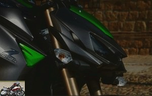 Kawasaki Z1000 side headlight
