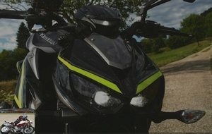 The Z1000 retains its aggressive look