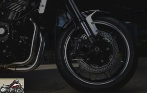 Kawasaki Z900RS brakes