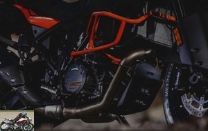 Engine of the KTM 1090 Adventure