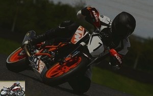 KTM Duke 390 Cup on track